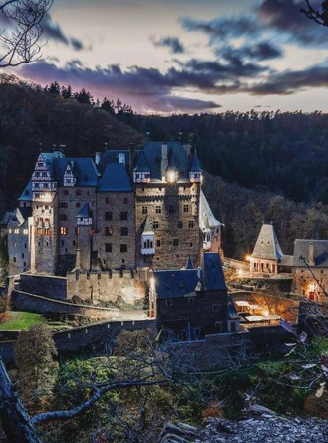 Attraktive Wohnung-Elztalidyll-Zwischen Mosel,Nuerburgring Und Burg Eltz Kollig Dış mekan fotoğraf