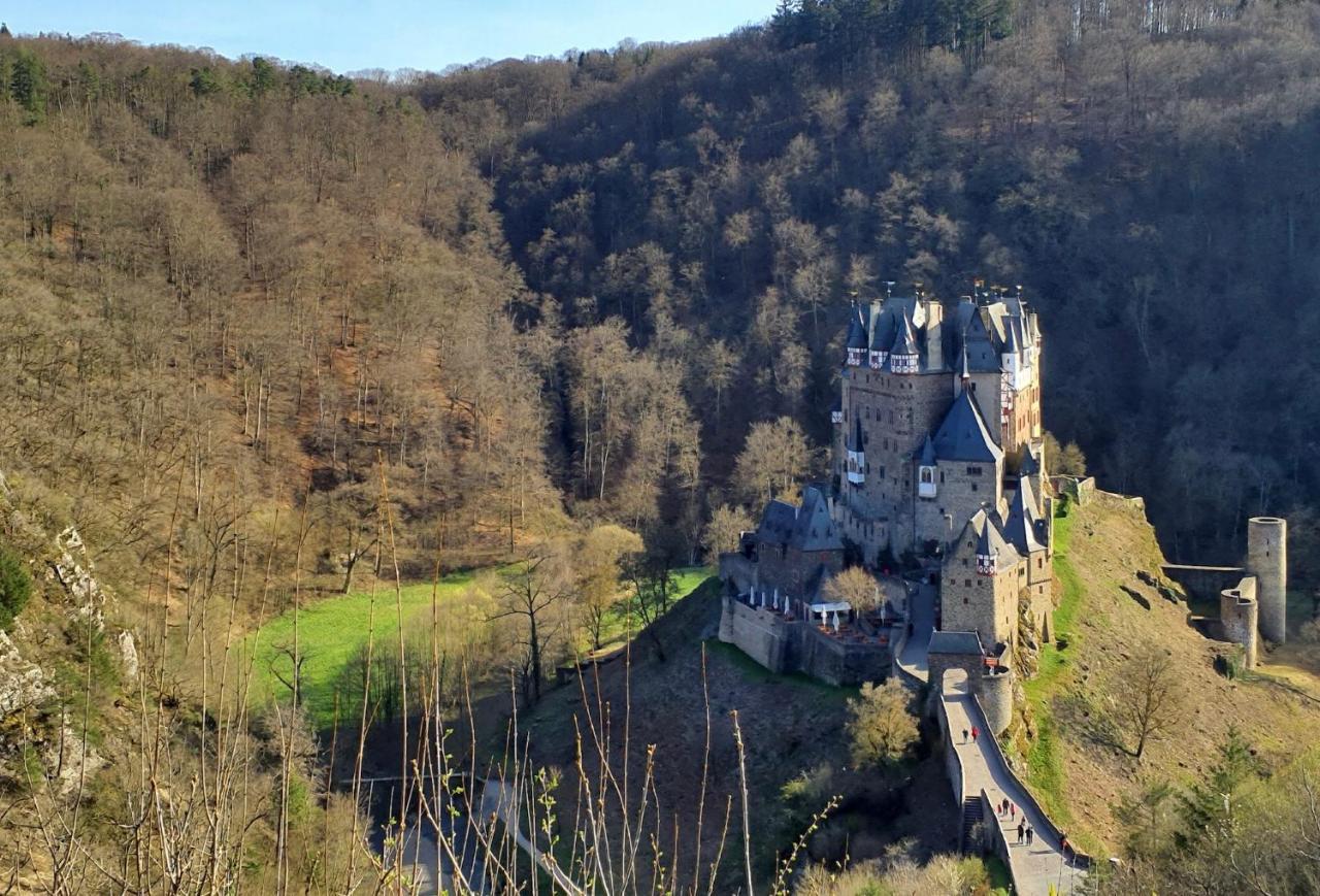 Attraktive Wohnung-Elztalidyll-Zwischen Mosel,Nuerburgring Und Burg Eltz Kollig Dış mekan fotoğraf